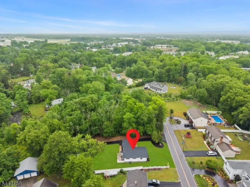 100 Pier Ln Fairfield, NJ 07004