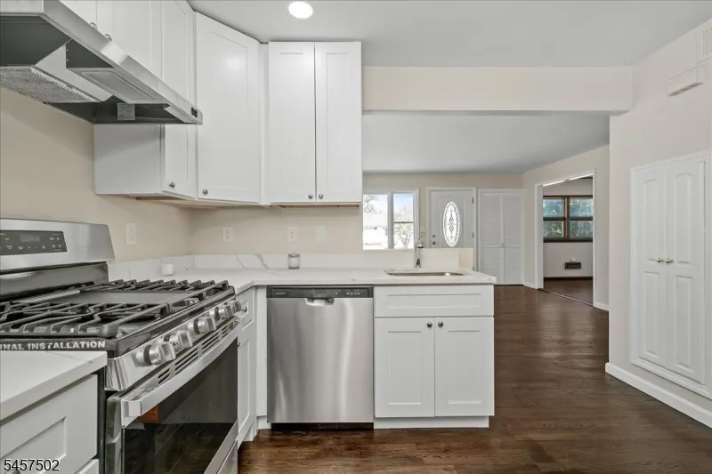 13 Windbeam Rd Riverdale, NJ 07457