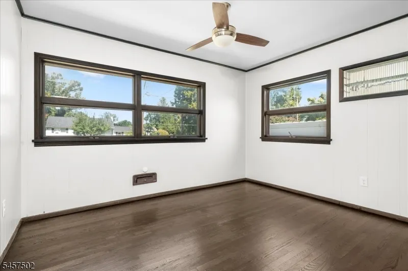 13 Windbeam Rd Riverdale, NJ 07457