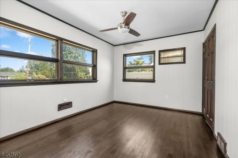 13 Windbeam Rd Riverdale, NJ 07457