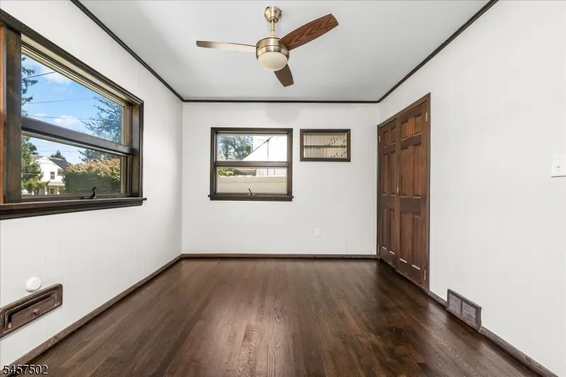 13 Windbeam Rd Riverdale, NJ 07457