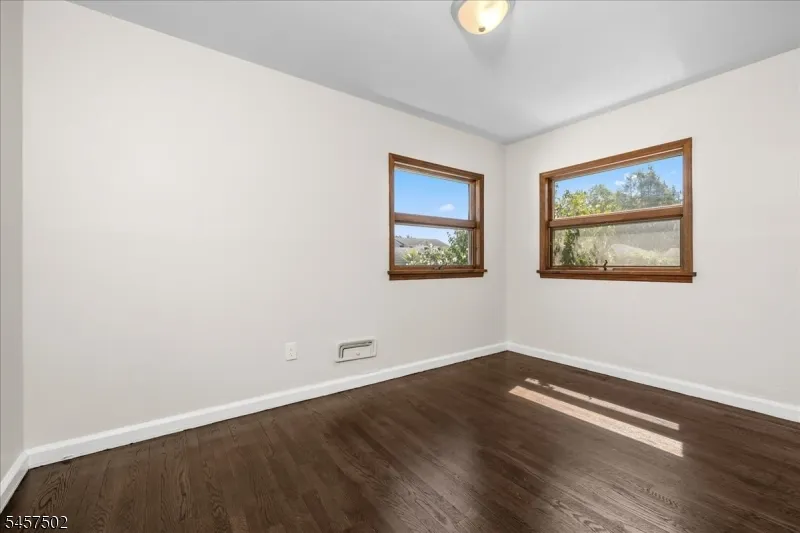 13 Windbeam Rd Riverdale, NJ 07457