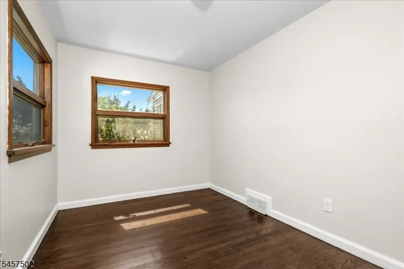 13 Windbeam Rd Riverdale, NJ 07457