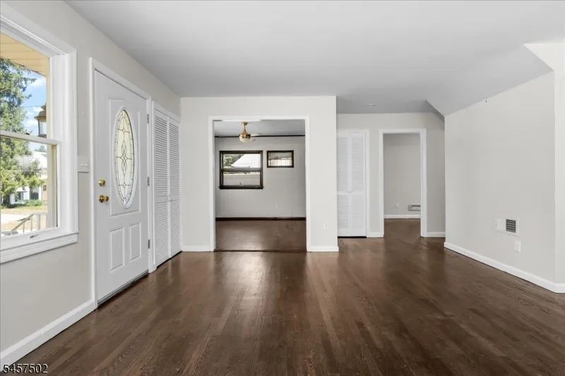 13 Windbeam Rd Riverdale, NJ 07457