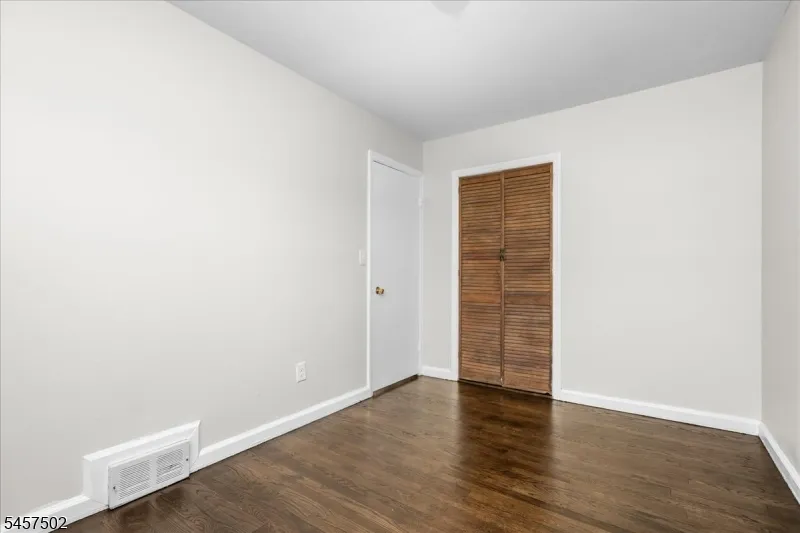 13 Windbeam Rd Riverdale, NJ 07457