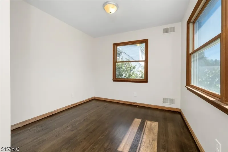 13 Windbeam Rd Riverdale, NJ 07457
