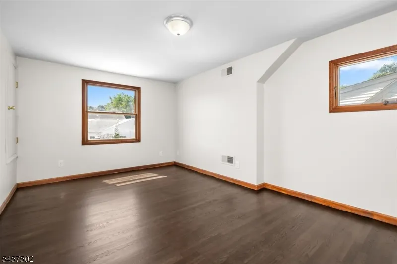 13 Windbeam Rd Riverdale, NJ 07457