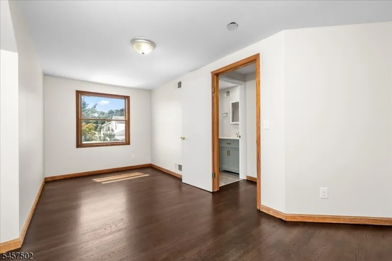 13 Windbeam Rd Riverdale, NJ 07457