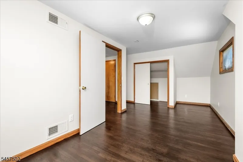 13 Windbeam Rd Riverdale, NJ 07457