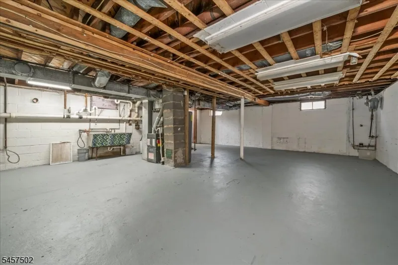 13 Windbeam Rd Riverdale, NJ 07457