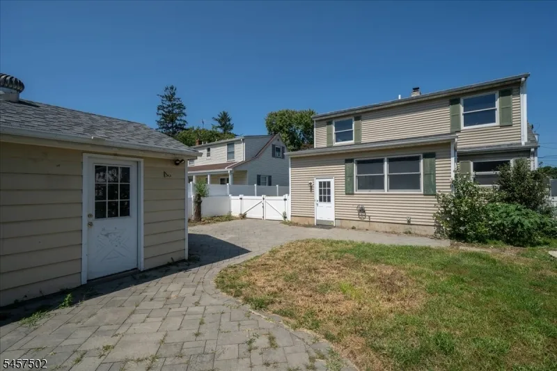 13 Windbeam Rd Riverdale, NJ 07457