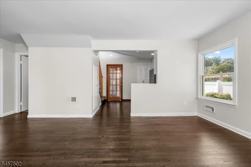 13 Windbeam Rd Riverdale, NJ 07457