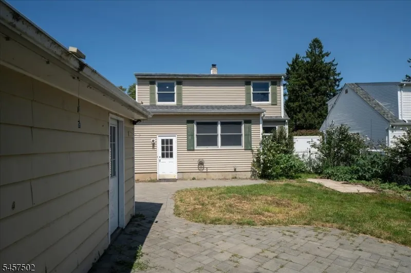 13 Windbeam Rd Riverdale, NJ 07457