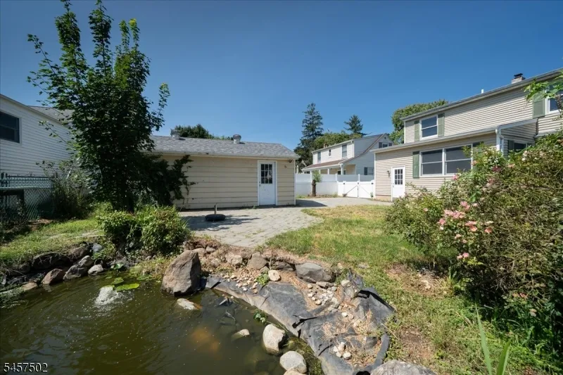 13 Windbeam Rd Riverdale, NJ 07457