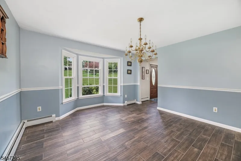 17 Telfer Dr Vernon, NJ 07418