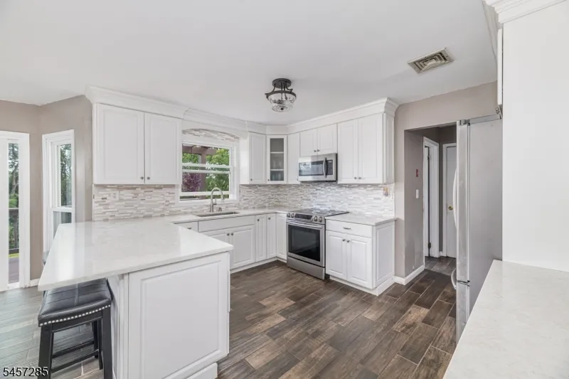 17 Telfer Dr Vernon, NJ 07418