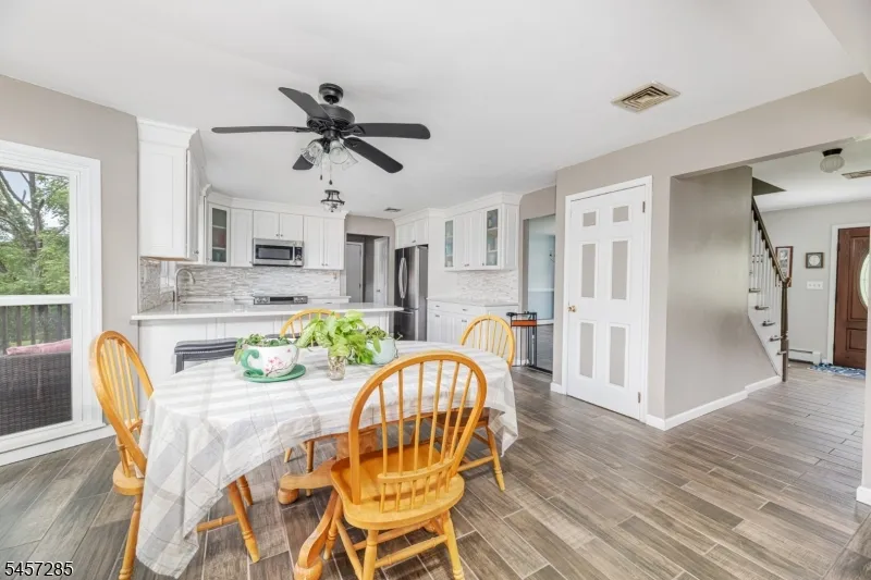 17 Telfer Dr Vernon, NJ 07418