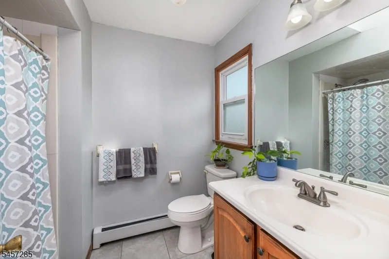 17 Telfer Dr Vernon, NJ 07418