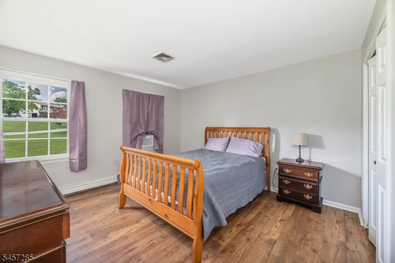 17 Telfer Dr Vernon, NJ 07418