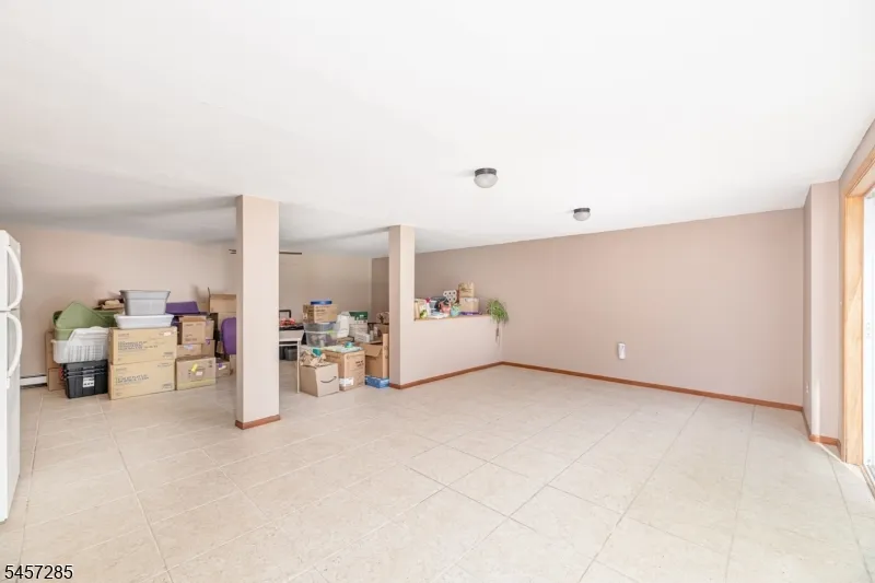 17 Telfer Dr Vernon, NJ 07418