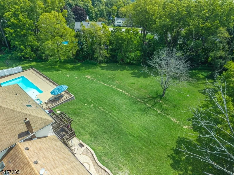 17 Telfer Dr Vernon, NJ 07418