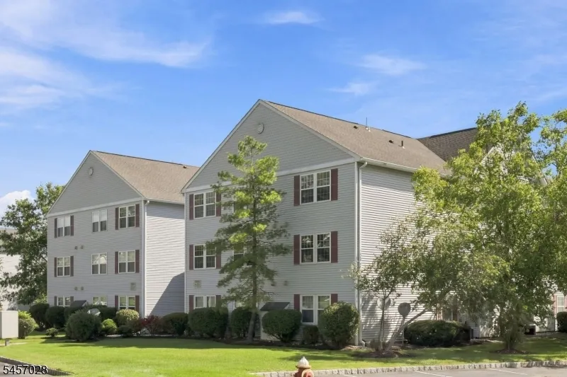 64 Dayton Ct #104 Unit 104 Independence, NJ 07840