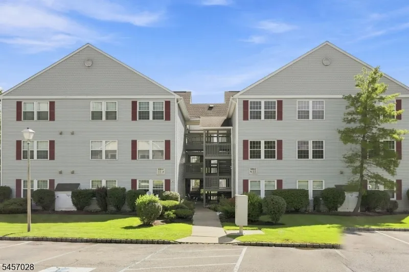 64 Dayton Ct #104 Unit 104 Independence, NJ 07840