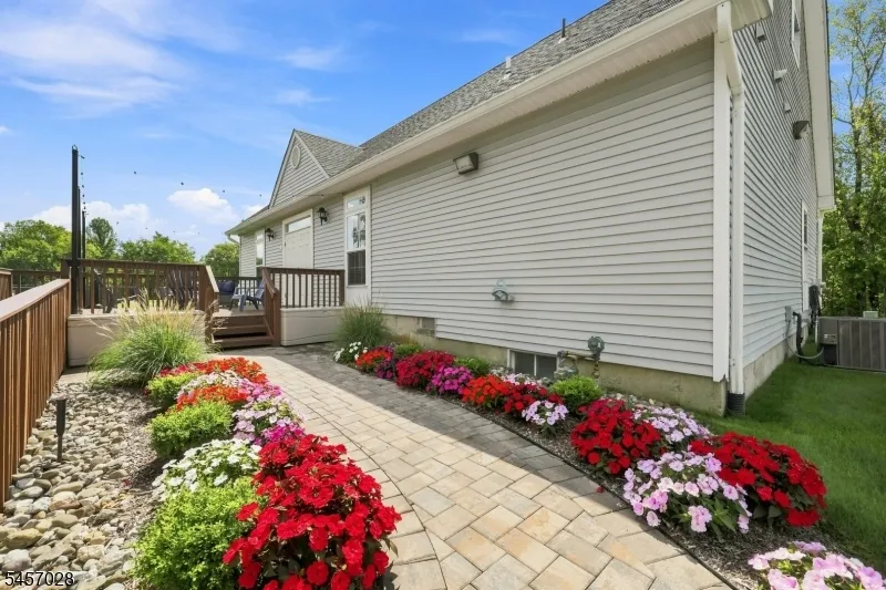 64 Dayton Ct #104 Unit 104 Independence, NJ 07840