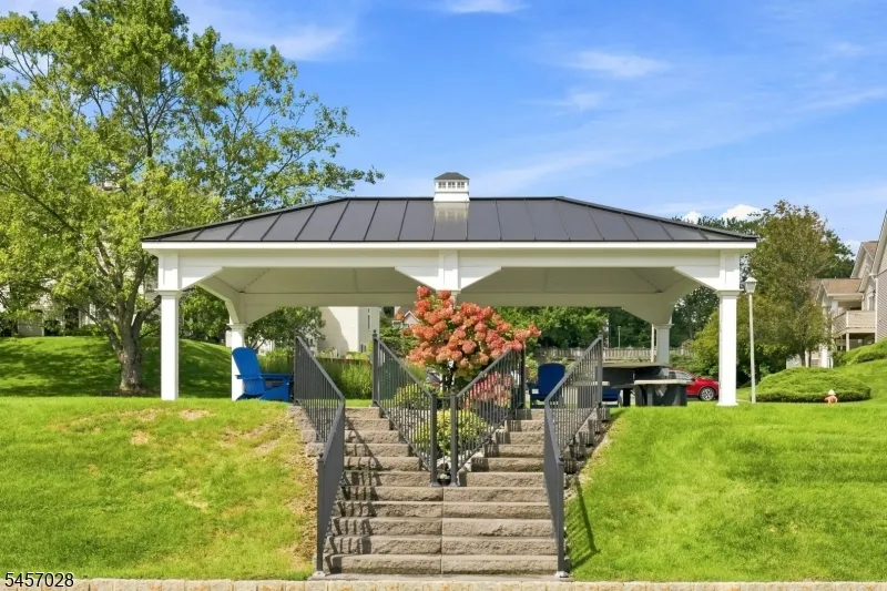 64 Dayton Ct #104 Unit 104 Independence, NJ 07840
