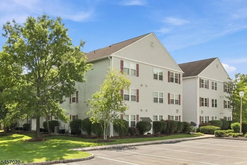 64 Dayton Ct #104 Unit 104 Independence, NJ 07840