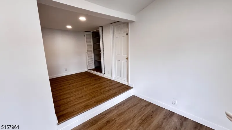 20 Garbarino Ave Wanaque, NJ 07465