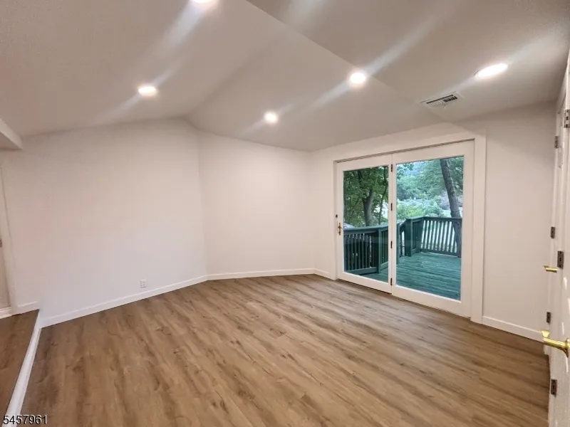 20 Garbarino Ave Wanaque, NJ 07465