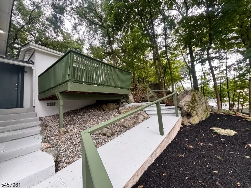 20 Garbarino Ave Wanaque, NJ 07465