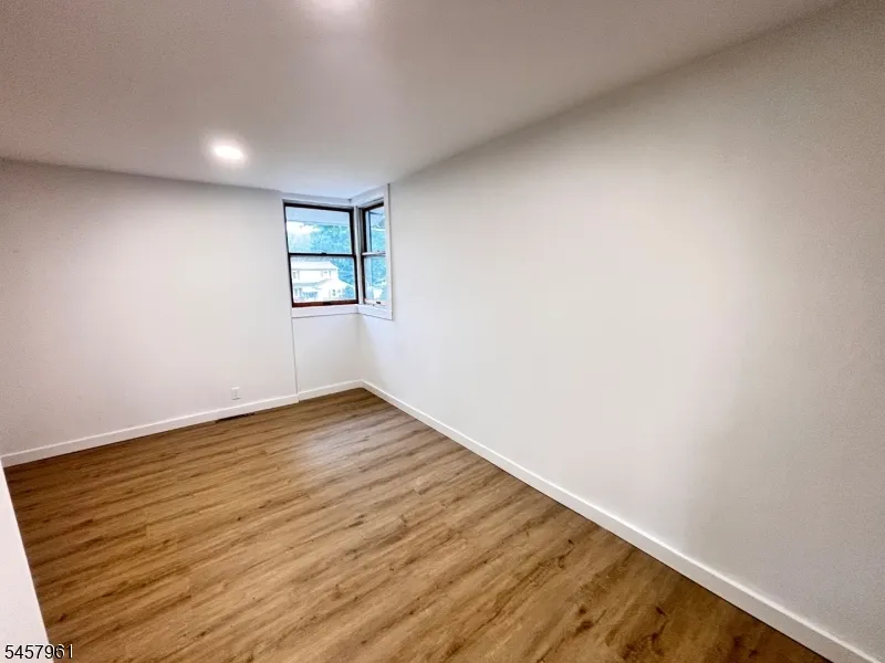 20 Garbarino Ave Wanaque, NJ 07465