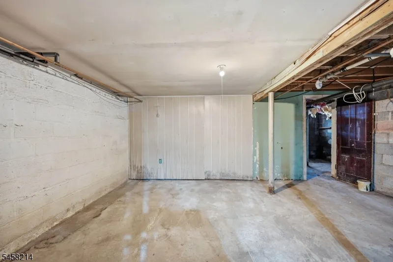 32 Conestoga Trl Sparta, NJ 07871