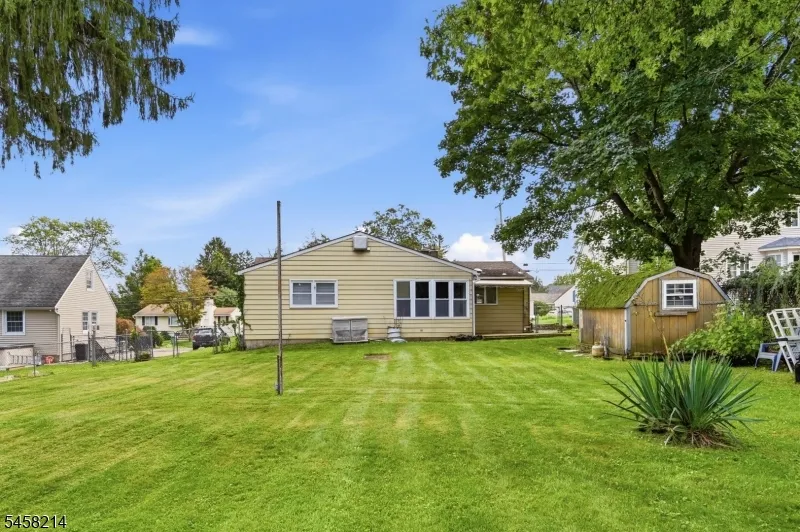 32 Conestoga Trl Sparta, NJ 07871