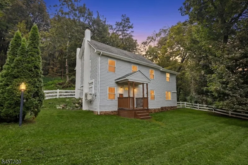 15 Cherry St Newton Town, NJ 07860