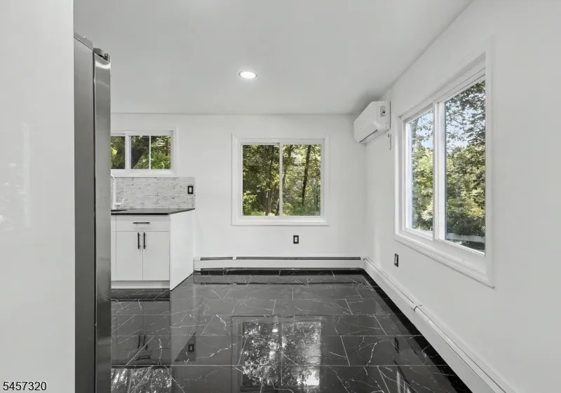 15 Cherry St Newton Town, NJ 07860