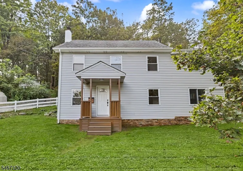15 Cherry St Newton Town, NJ 07860