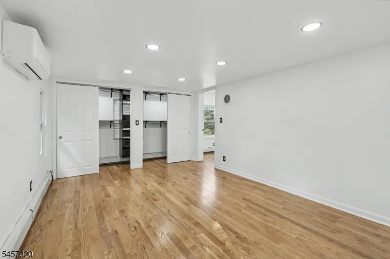 15 Cherry St Newton Town, NJ 07860