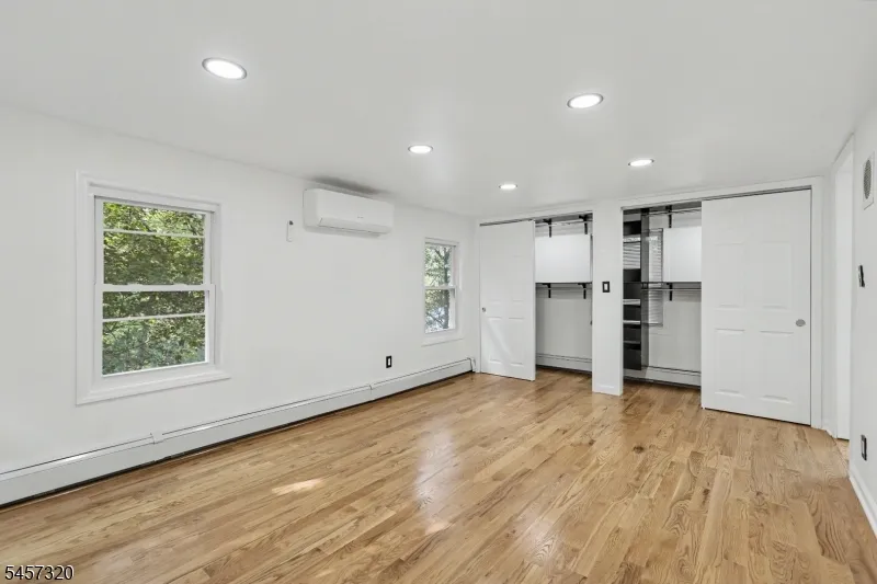 15 Cherry St Newton Town, NJ 07860