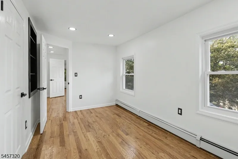 15 Cherry St Newton Town, NJ 07860