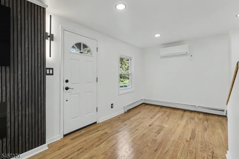 15 Cherry St Newton Town, NJ 07860