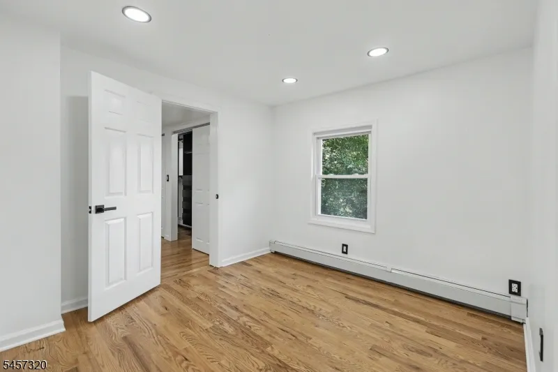 15 Cherry St Newton Town, NJ 07860