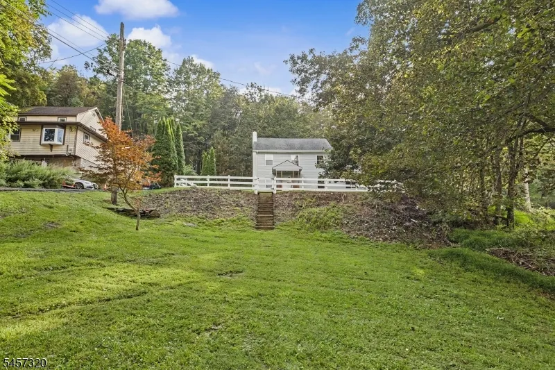 15 Cherry St Newton Town, NJ 07860