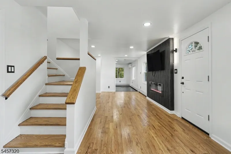 15 Cherry St Newton Town, NJ 07860