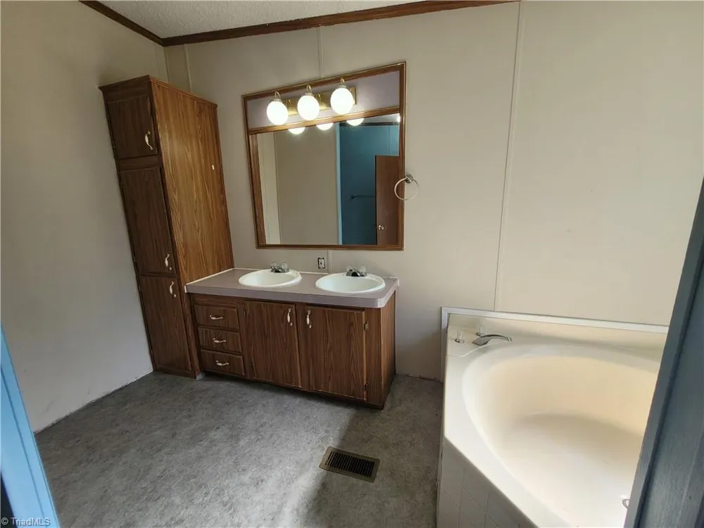 1836 Siloam Road Mount Airy, NC 27030