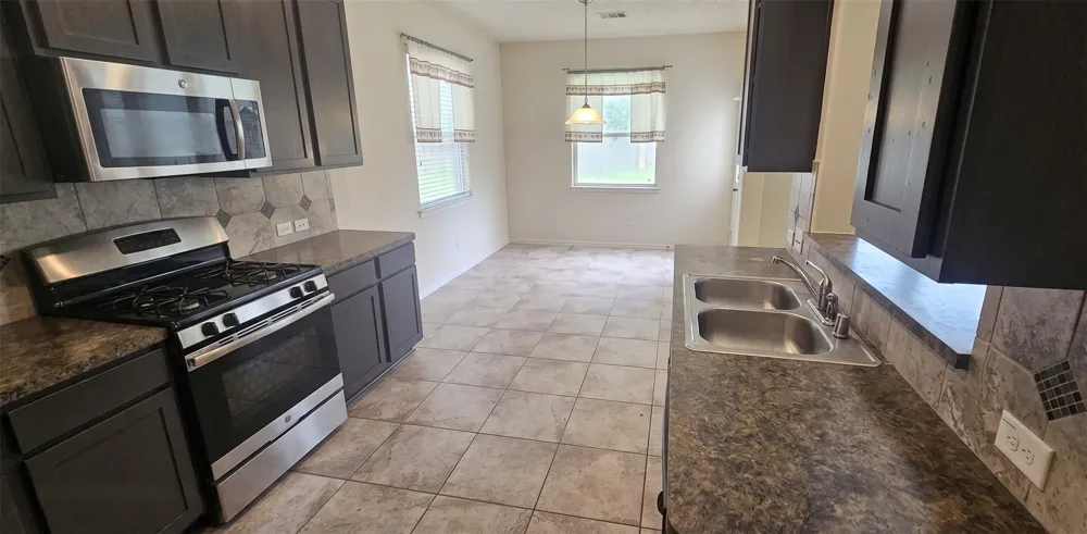 335 American Black Bear Drive Crosby, TX 77532