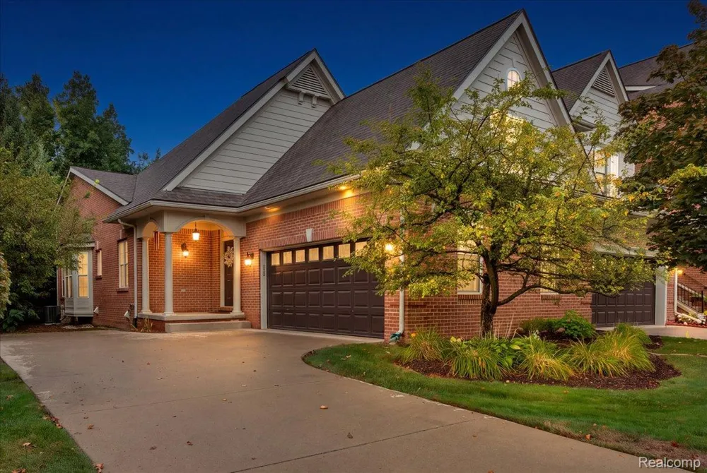 37525 Newburgh Park Circle Livonia City, MI 48152