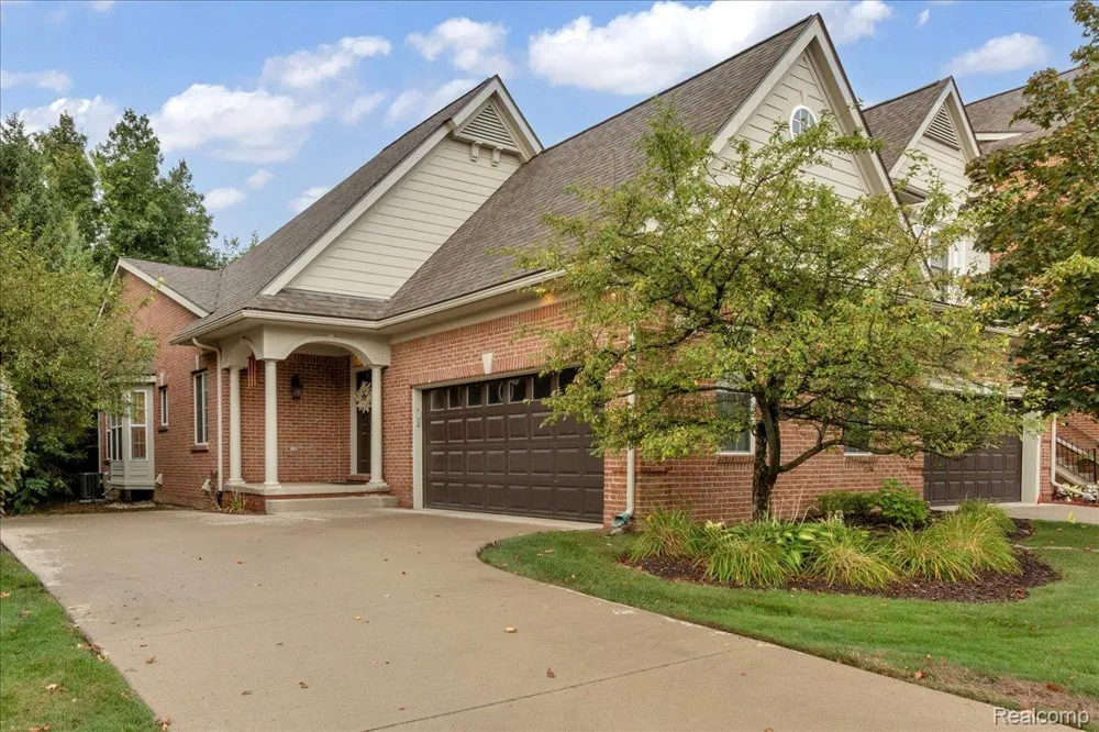 37525 Newburgh Park Circle Livonia City, MI 48152